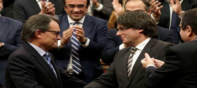 El independentista Carles Puigdemont nuevo presidente de la Generalitat de Cataluña