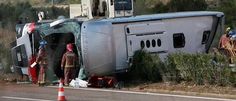 El conductor del autobús de Tarragona se durmió o se despistó, según los Mossos