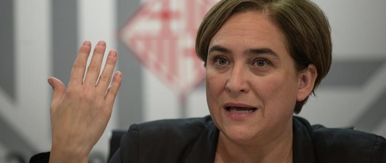 Ada Colau se ensaña con Félix de Azúa