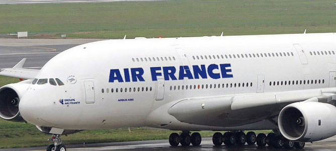 Los pilotos de Air France amenazan con una larga huelga en temporada alta
