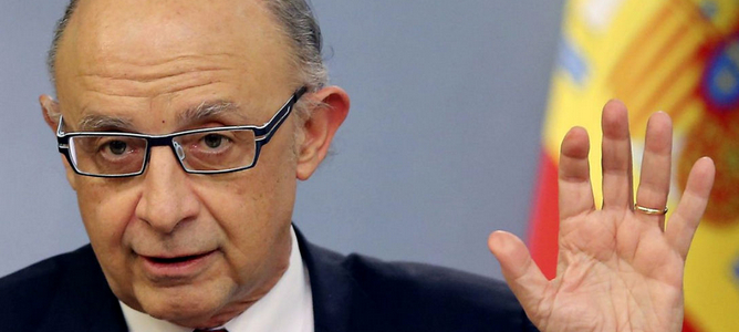 Montoro indulta a Castilla y León pese a incumplir con el déficit