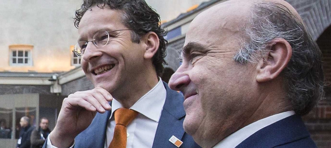 De Guindos se ríe en privado con Dijsselbloem: ‘Vamos a elecciones’