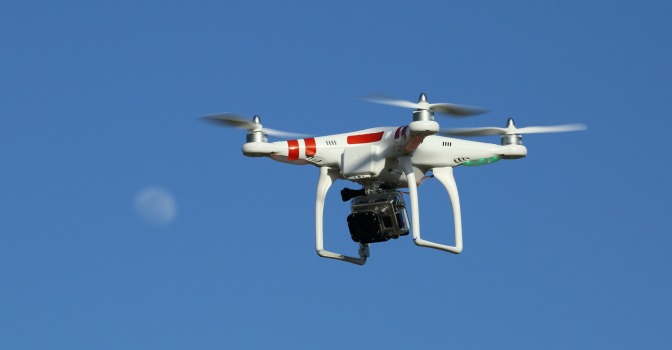DHL dice que ha realizado pruebas de envíos de paquetes con drones con éxito