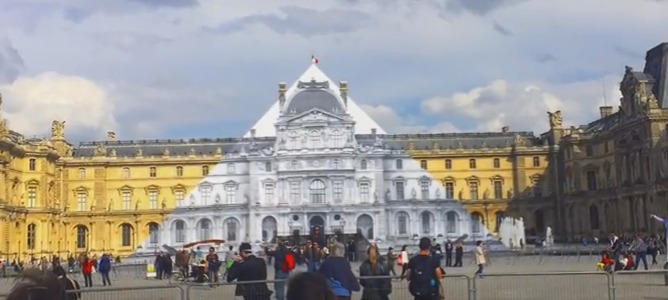 Un artista hace ‘desaparecer’ la popular pirámide del Louvre