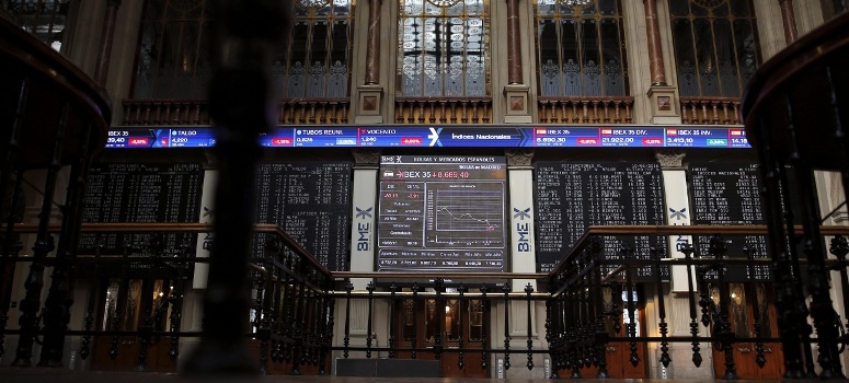 El IBEX 35 no cree en el «Brexit» y sube a los 8.800 puntos