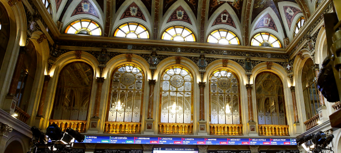 La banca tira del IBEX 35 para reconquistar los 8.500