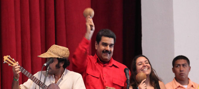 Venezuela adelanta más el huso horario, pero las neveras siguen vacías