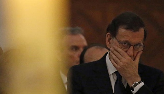 Rajoy, como en 2011, dice a FT que bajaría los impuestos