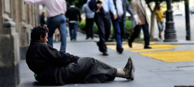 Un grupo de personas sin hogar asesorará a Colau en el Ayuntamiento