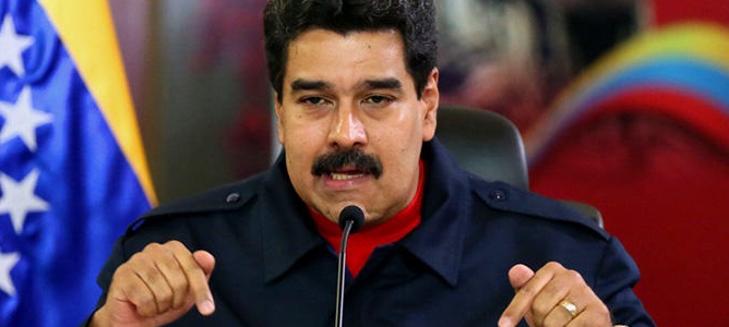 Maduro sigue con los días no laborables y cambia el huso horario para ahorrar energía