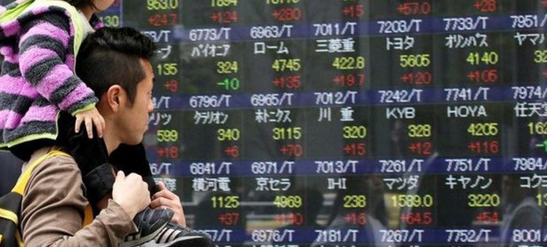 El Nikkei se hunde un 3% por la FED, la subida del yen y el Brexit