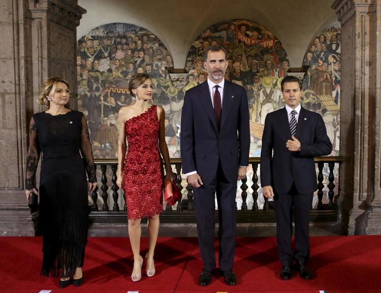 ‘La Reina Letizia quiere a Podemos en el Gobierno’