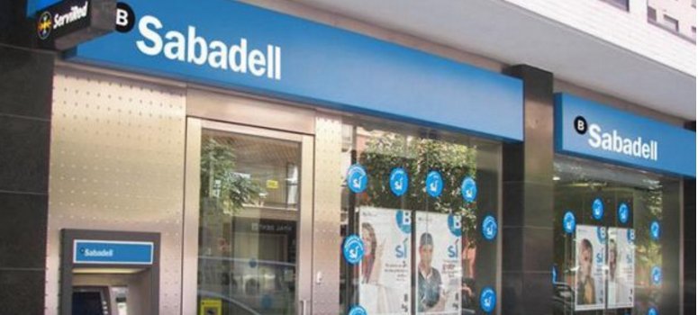 El Banco Sabadell propone recolocar a 60 de los 1.936 afectados por el ERE en una filial
