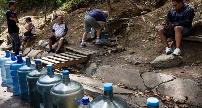 Venezuela, el paraíso de los Chavistas, también sin agua y sin luz