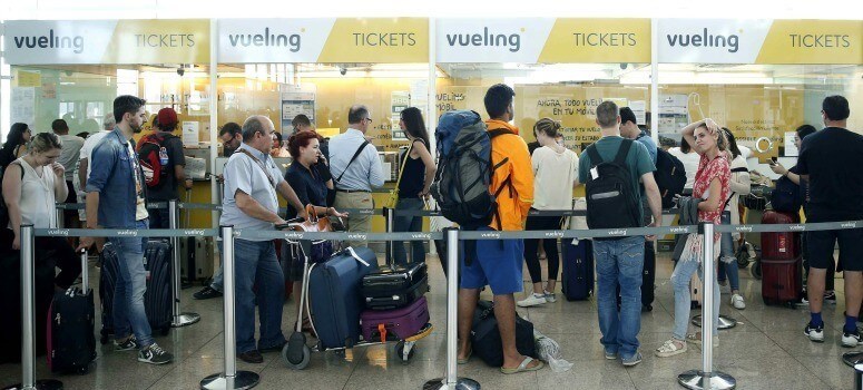 Retrasos interminables en los vuelos de Vueling con salida y llegada a Barcelona