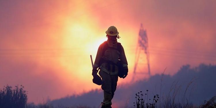 Fuera de control el fuego de California que ya ha arrasdo 12.000 hectáreas