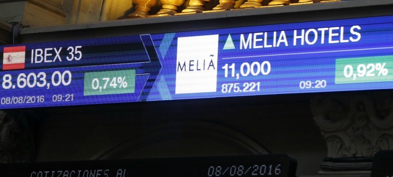 El IBEX 35 supera los 8.600 liderado por el Santander