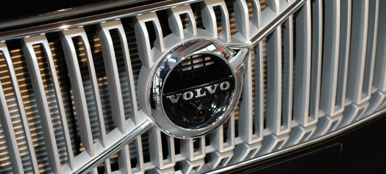 Volvo lanza versión del XC40 con motor tres cilindros