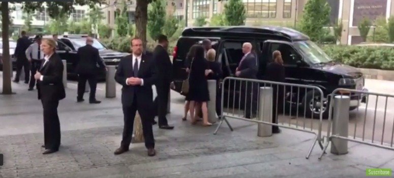 VÍDEO: Hillary Clinton se desmaya y abandona la ceremonia del 11S
