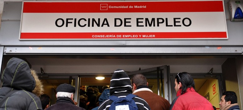 Andalucía, Comunidad Valenciana y Madrid concentran el 84,30% del descenso del paro en España