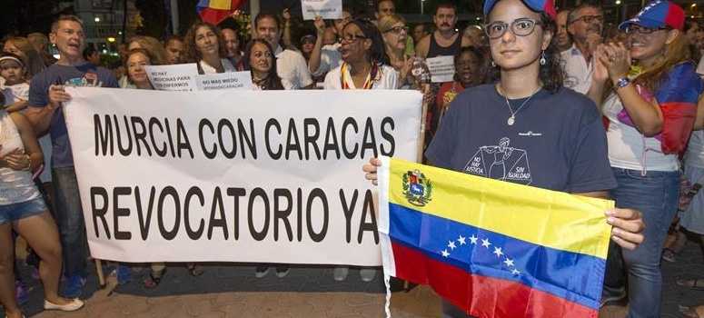Multitudinaria manifestación en la Toma de Caracas