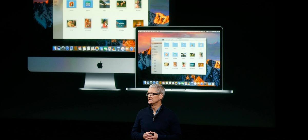l presidente de Apple, Tim Cook presenta el Apple Macbook Pro durante un evento para dar a conocer las actualizaciones y nuevos productos de la compañía en la sede de Apple en Cupertino, California, Estados Unidos hoy 27 de octubre de 2016.