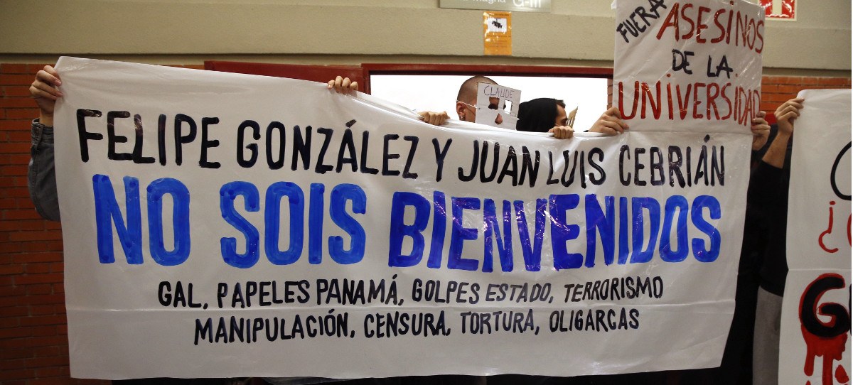 La izquierda e independentistas justifican la agresión contra Felipe González