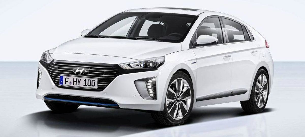 Ya a la venta el Ioniq híbrido de Hyundai por 23.900 euros