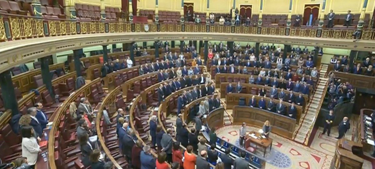 Más de 100 exdiputados todavía cobran una pensión del Congreso