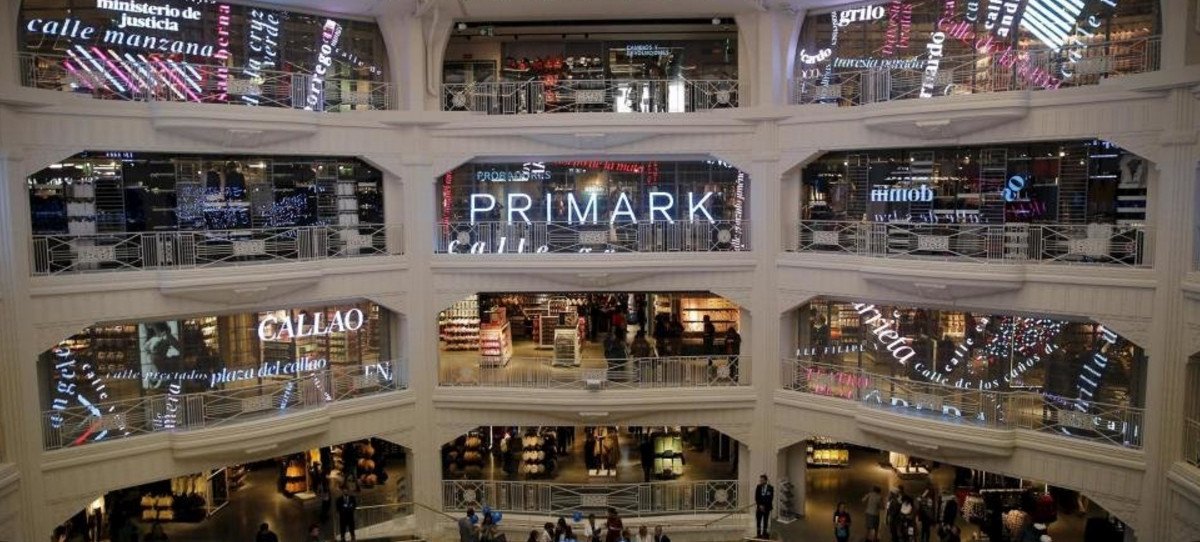 Primark se compromete a no subir sus precios en un año pese a la presión inflacionista