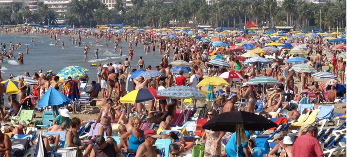 El turismo español bate récord histórico con 33,2 millones de turistas