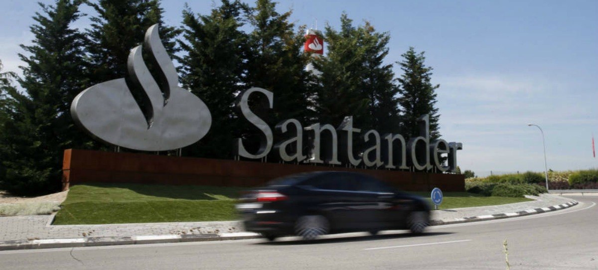 Siete directivos del Santander investigados por blanqueo en el HSBC