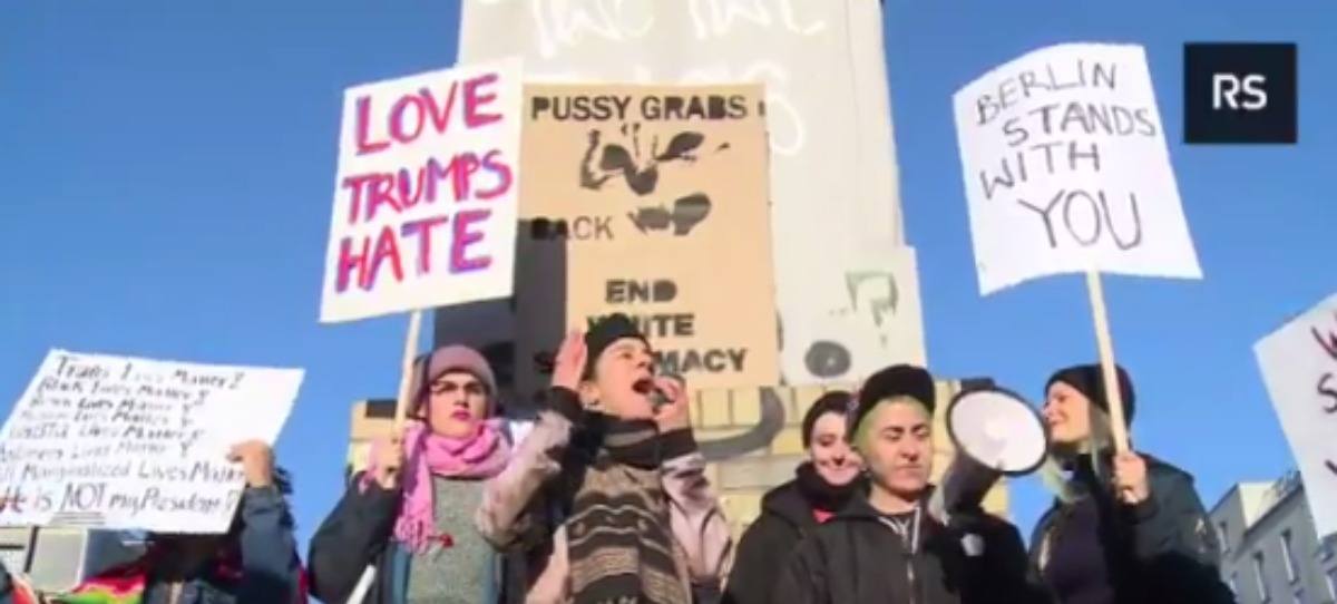 Mujeres contra Trump en Alemania, al grito de ¡Alá es grande!