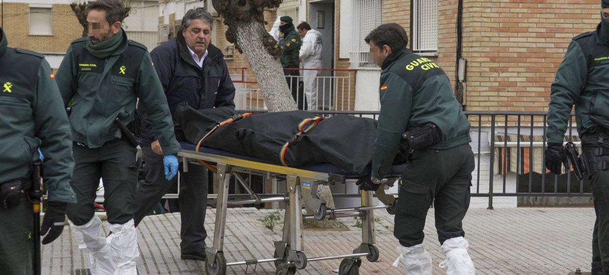 Muere por disparos de la Policía tras se denunciado por violencia machista