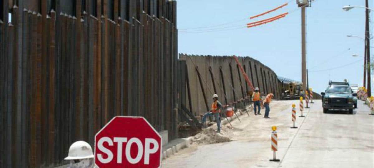 Wikipedia no miente: el muro con México lo ideó Clinton