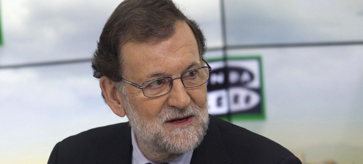 Rajoy se niega a tocar la parte regulada: la luz bajará cuando llueva