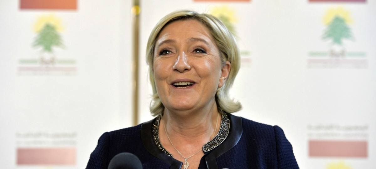 Marine Le Pen se niega a ponerse el velo en el Líbano
