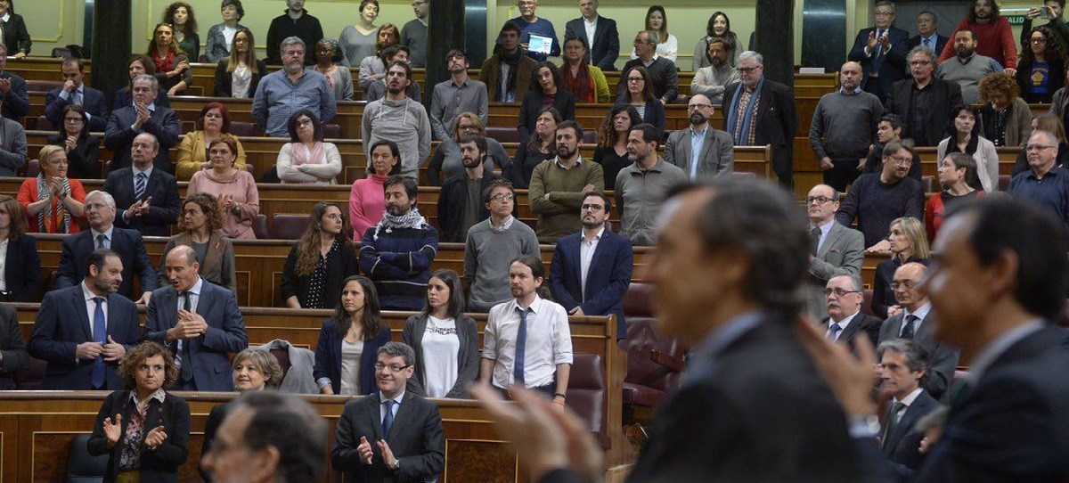 Los 'demócratas' de Podemos no aplauden a Macri, elegido en las urnas argentinas