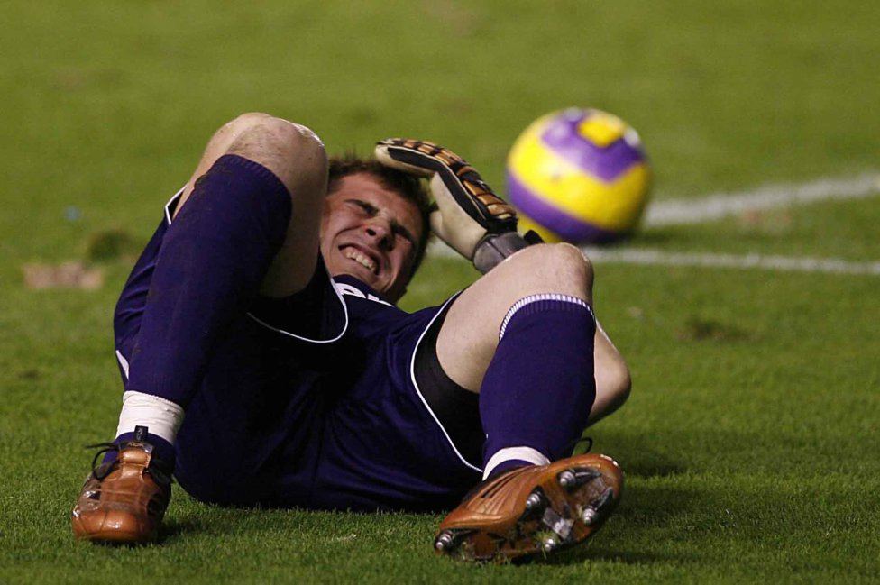 Casillas recibe un mecherazo en El Sadar
