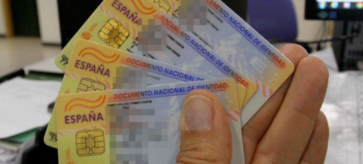 PSOE propone el DNI, pasaporte y carnet de conducir bilingües en toda España