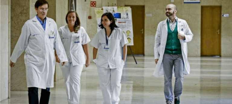 médicos