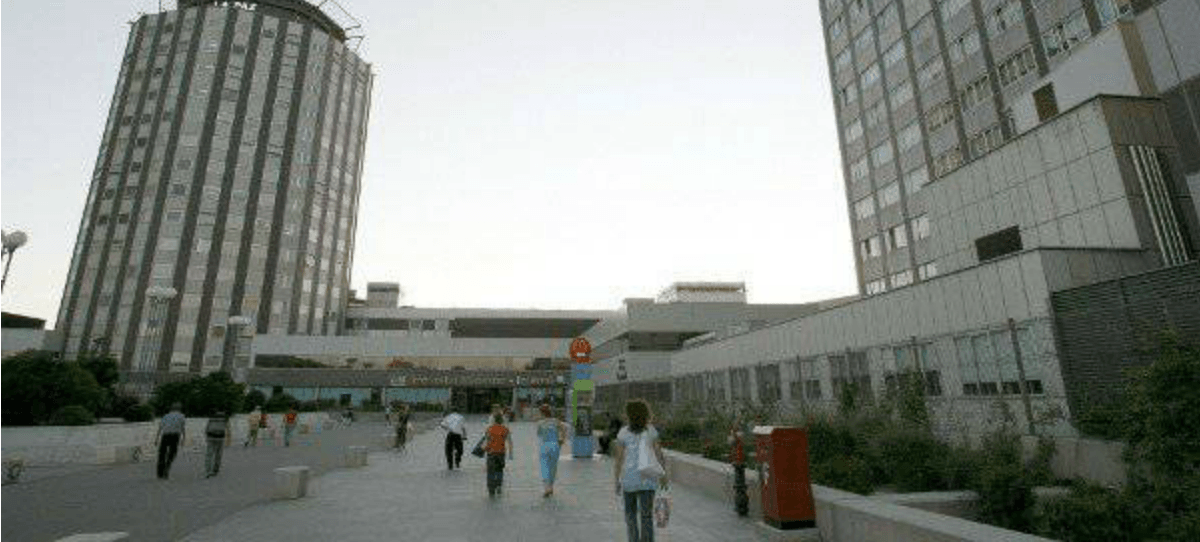 Un hombre mata a su bebé al lanzarse por una ventana del hospital de La Paz