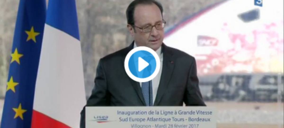 Un policía dispara a dos personas durante un discurso de Hollande