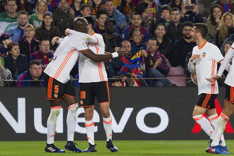 Mangala hizo el primer gol para el Valencia.