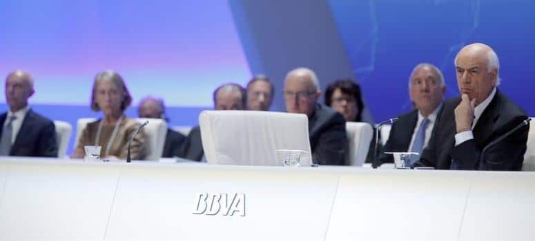 González, Torres y Páramo se reservan tres millones de acciones del BBVA