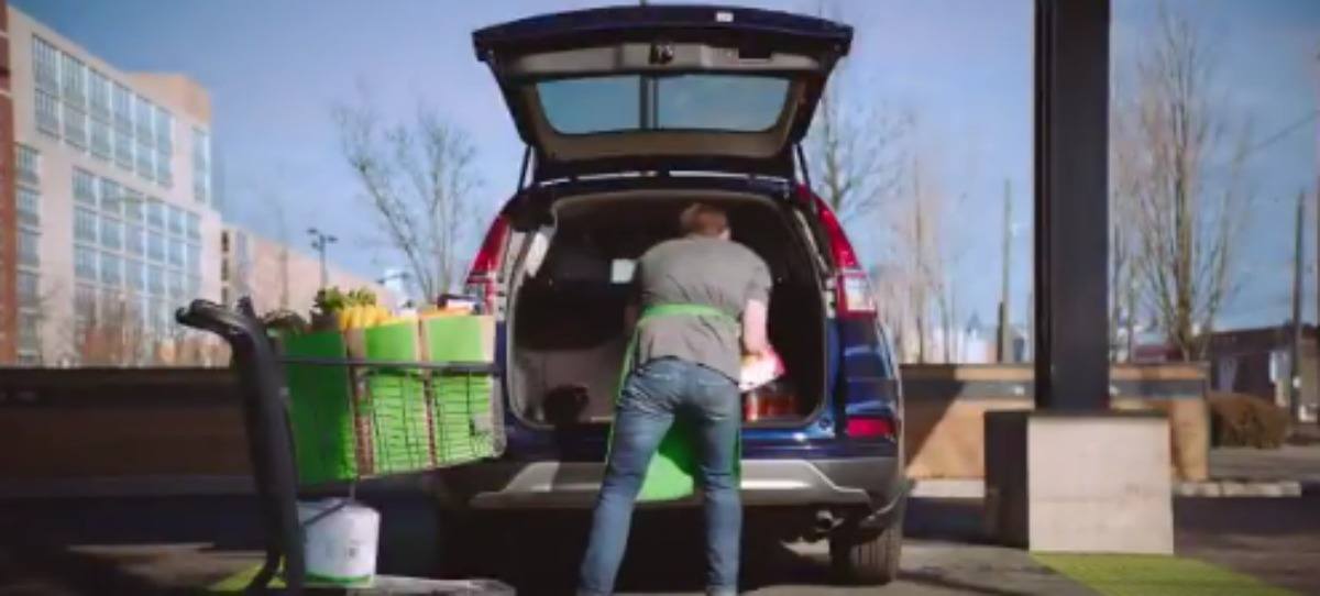 Amazon lanza un servicio de entrega de paquetes en maleteros de automóviles