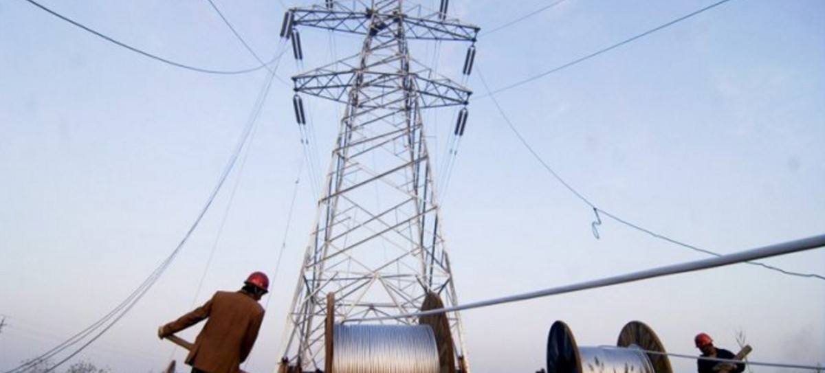 La electricidad cae este lunes al precio más bajo de diciembre, con 93 euros/MWh