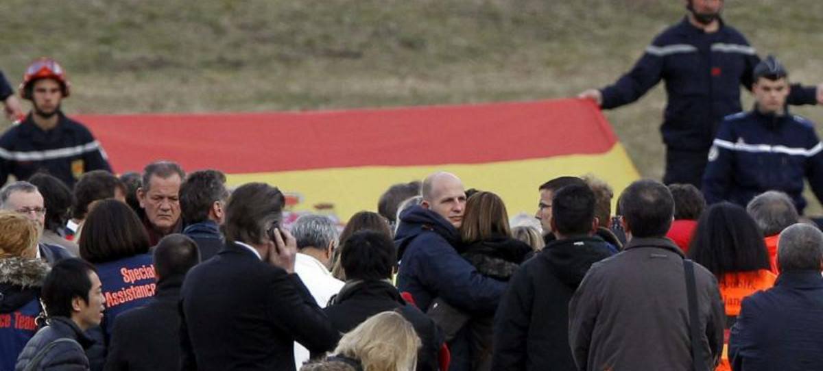 El tuitero que se mofó de las víctimas de Germanwings, condenado a 8 meses y 720 euros