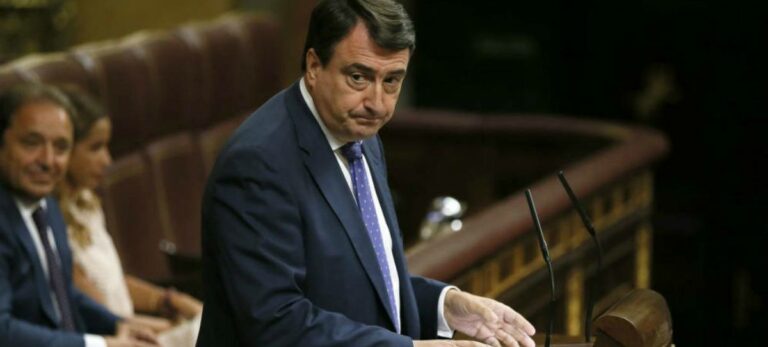 El portavoz del PNV, Aitor Esteban