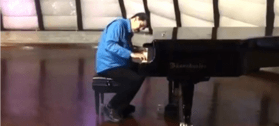Vídeo: Maduro sorprende en las Redes tocando piano